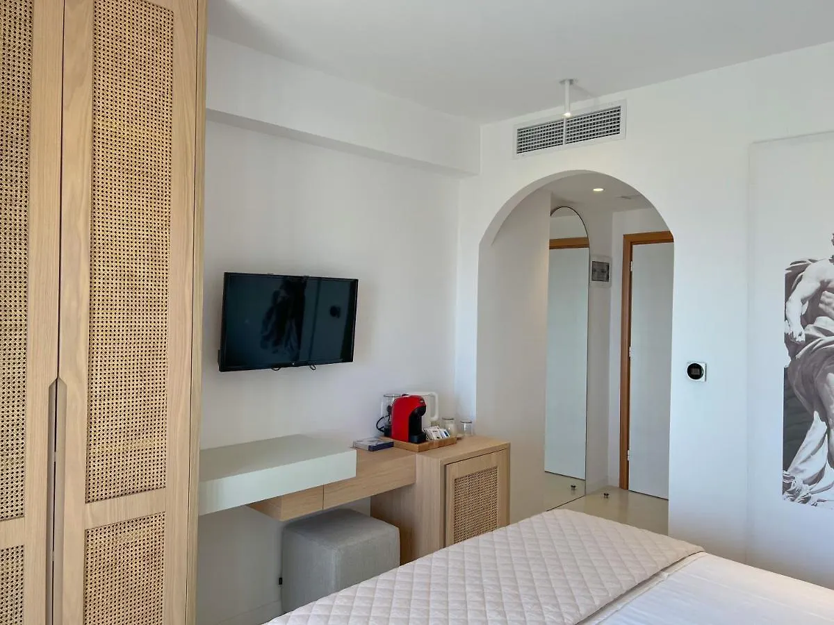 Dimitri Hotel Himare