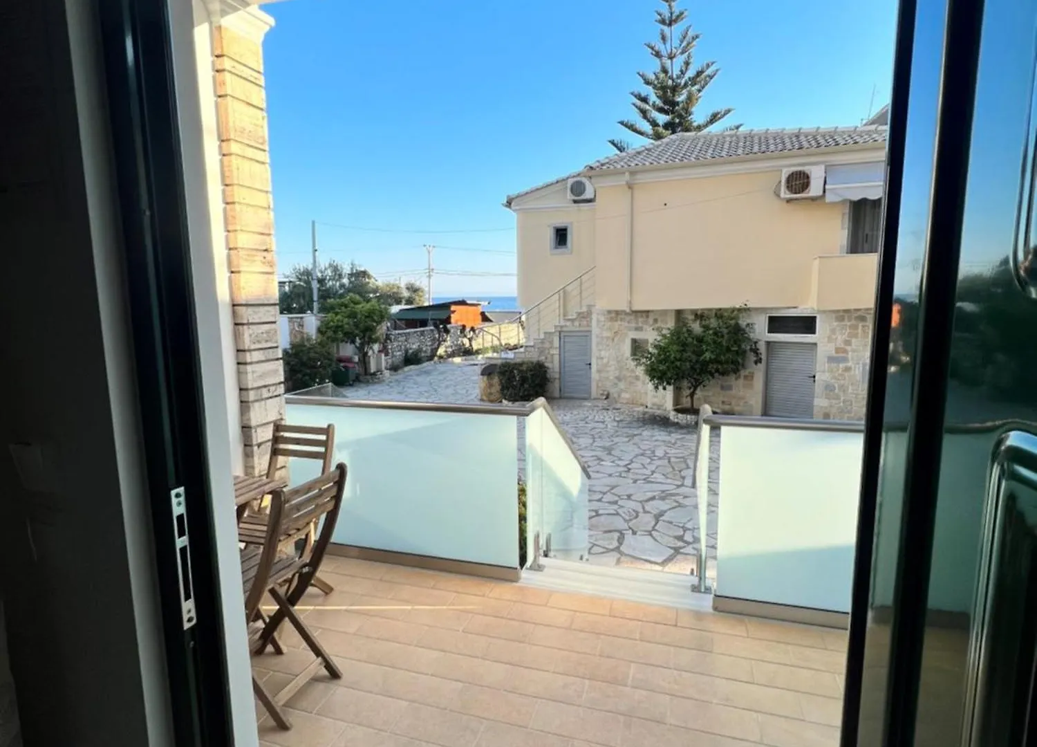Dimitri Hotel Himare