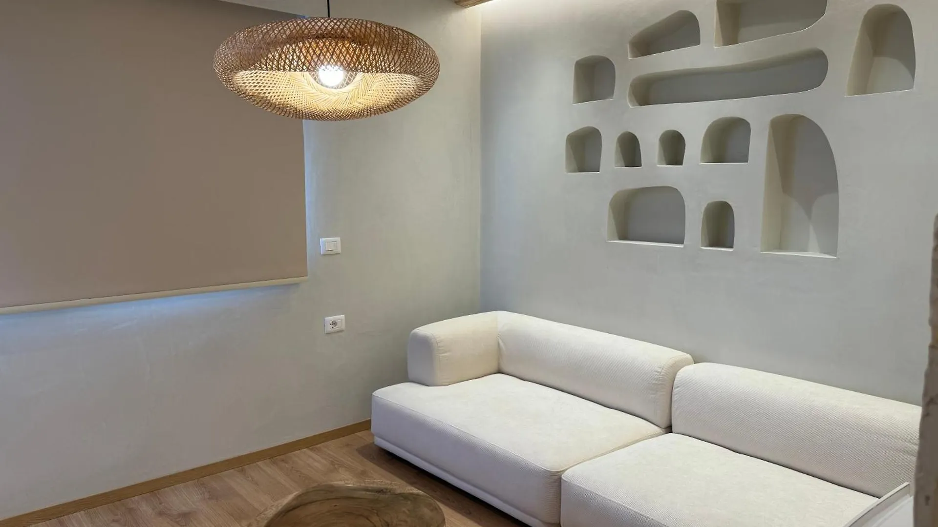 Dimitri Hotel Himare