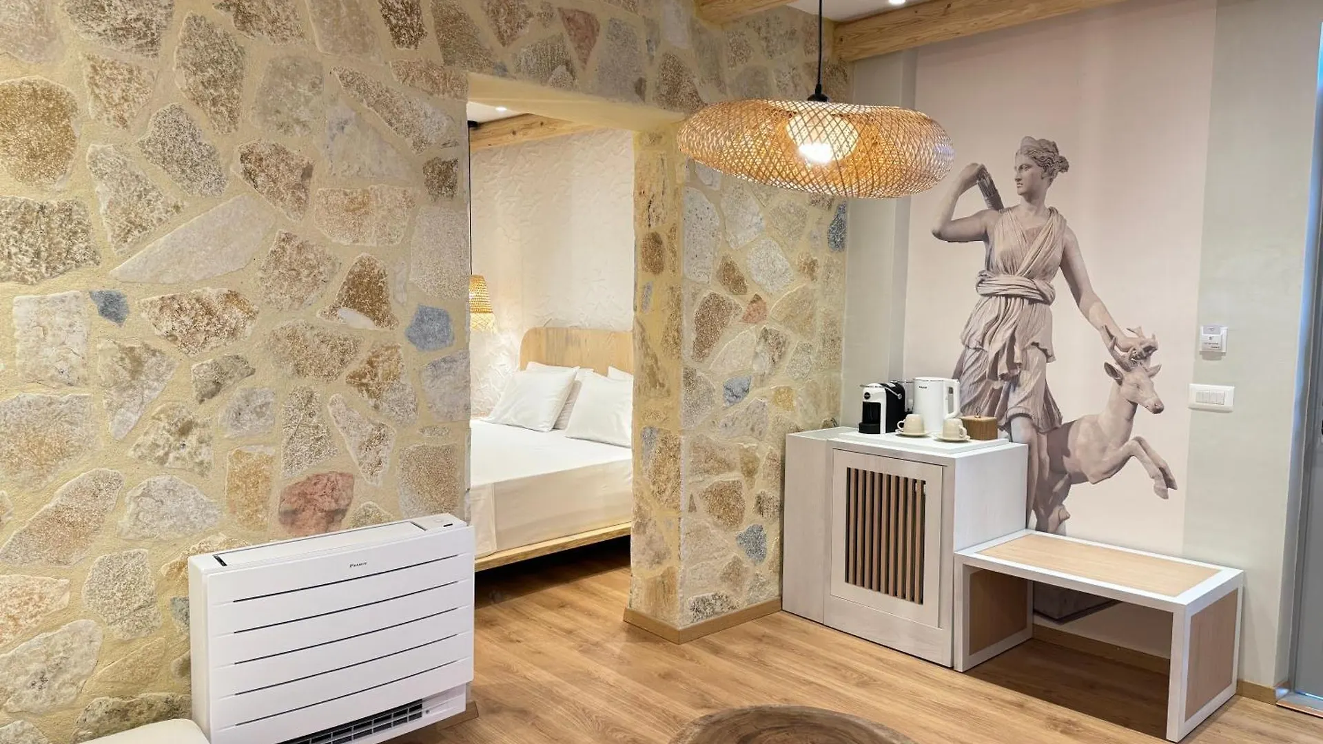 Dimitri Hotel Himare 2*,  Albania