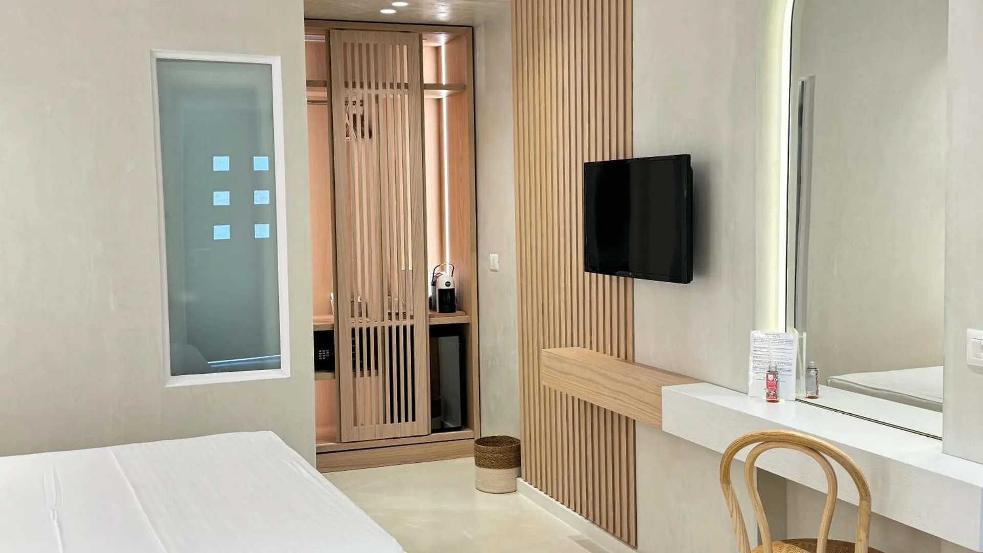 Dimitri Hotel Himare 2*,  Albania