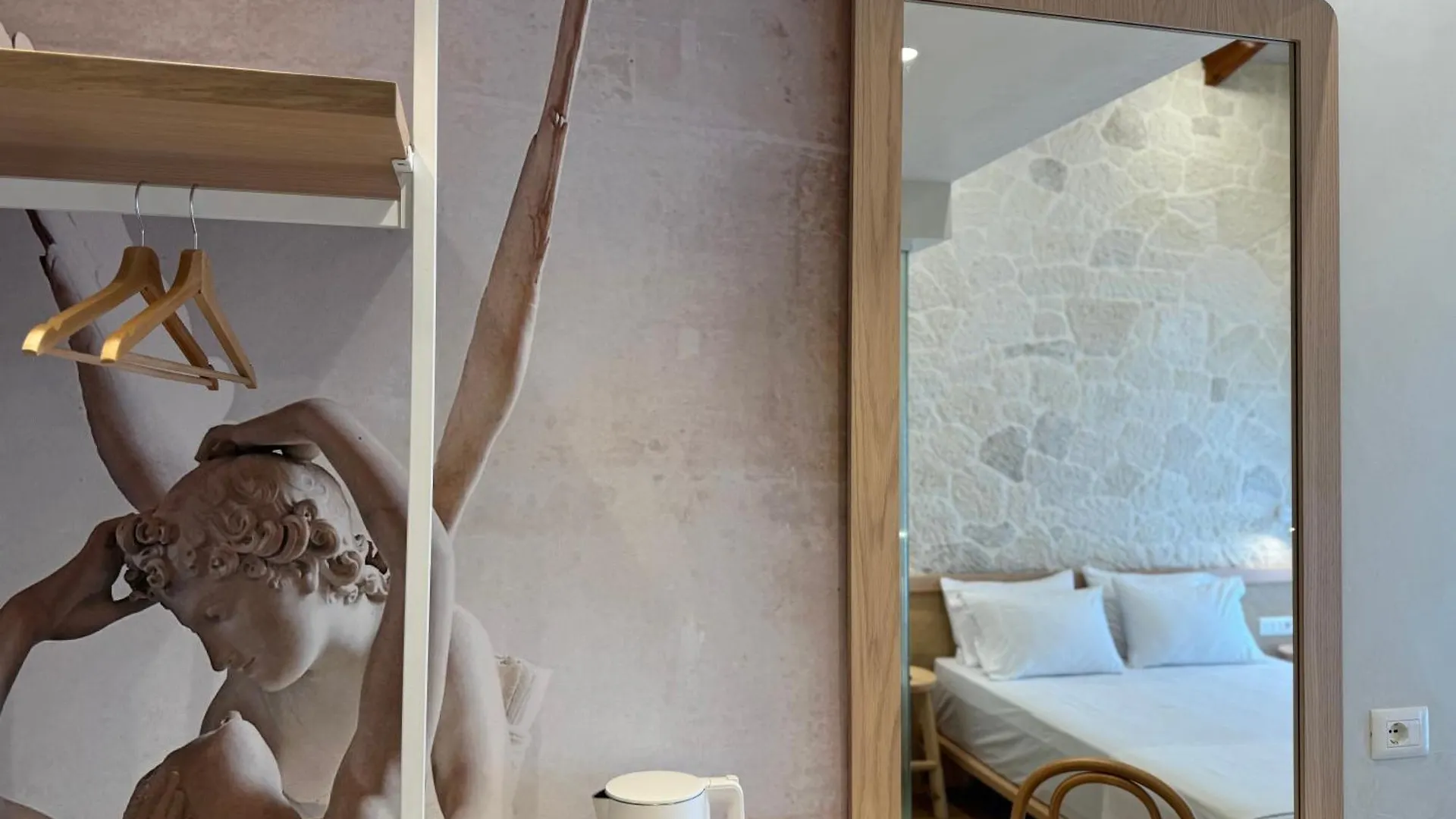 Dimitri Hotel Himare 2*,