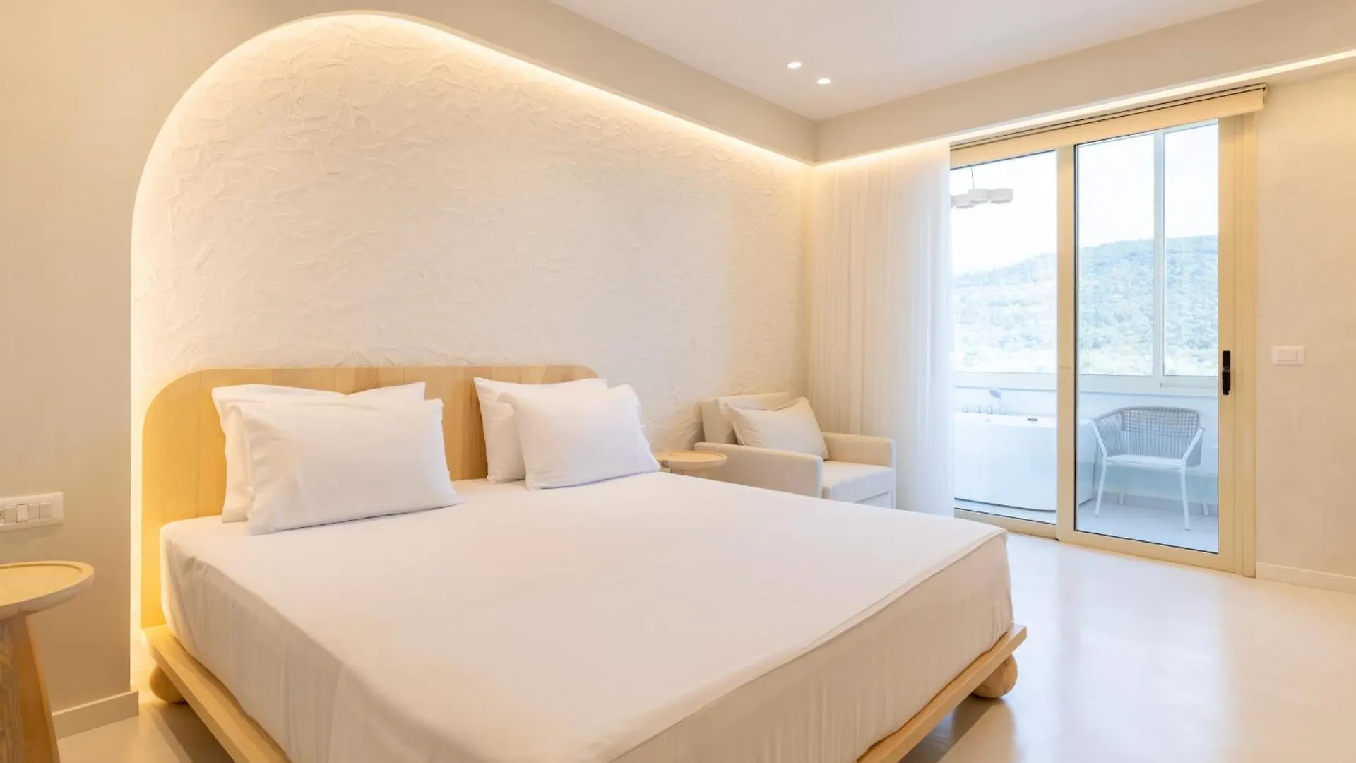 Dimitri Hotel Himare