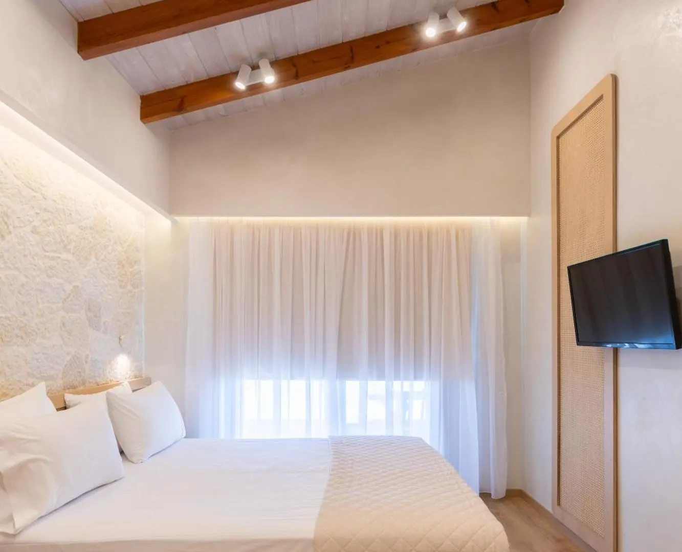 Dimitri Hotel Himare