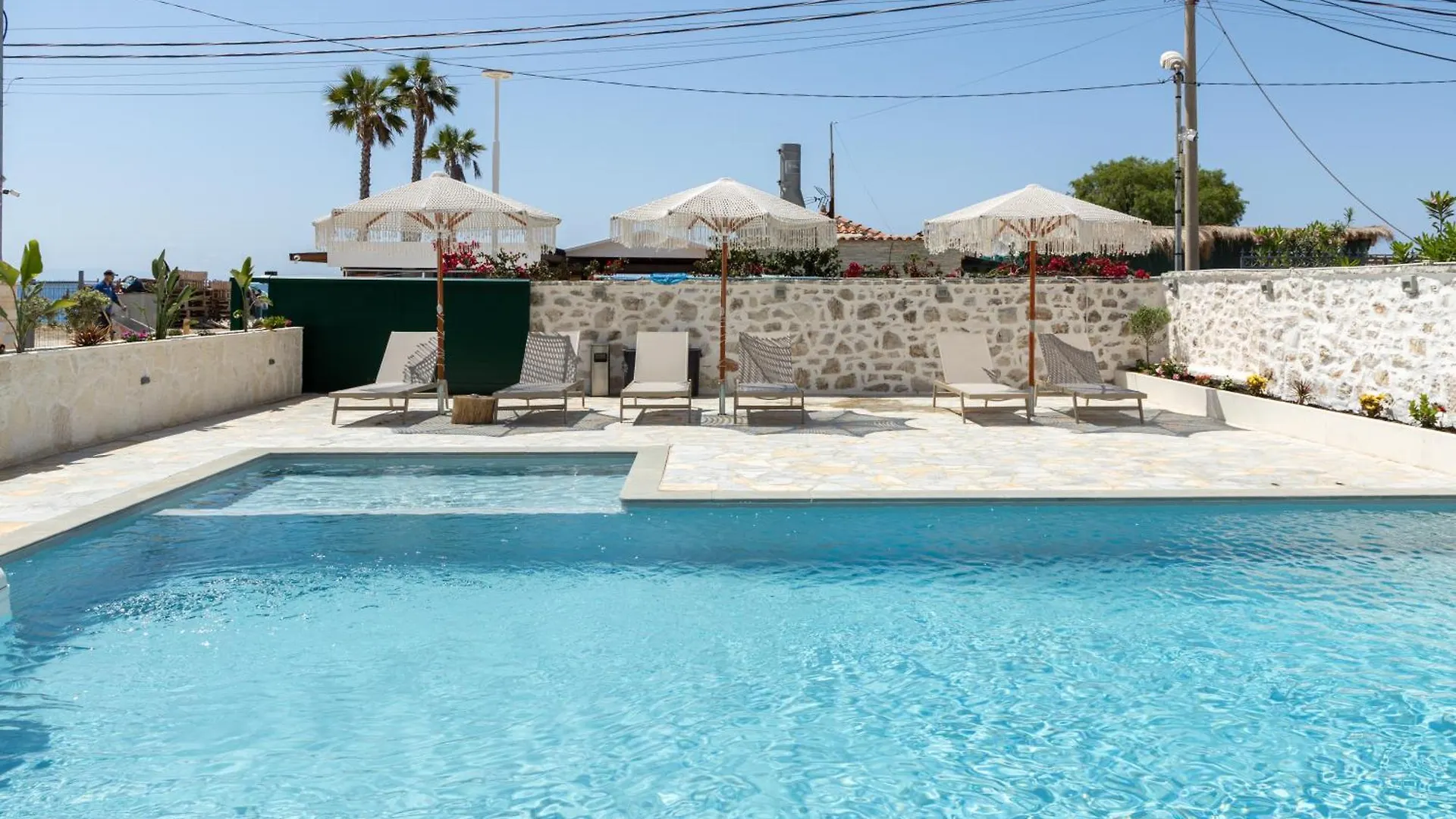 Dimitri Hotel Himare 2*,