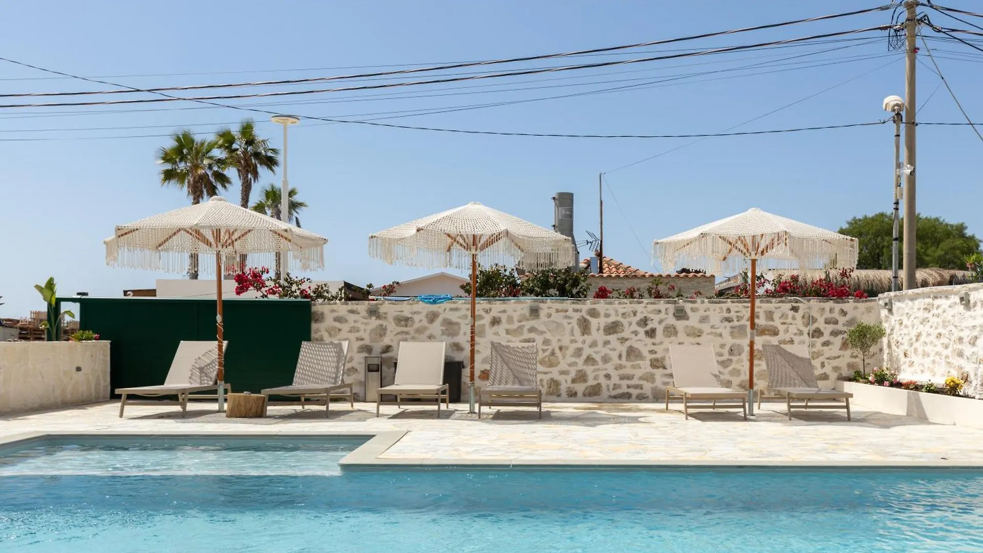 Dimitri Hotel Himare