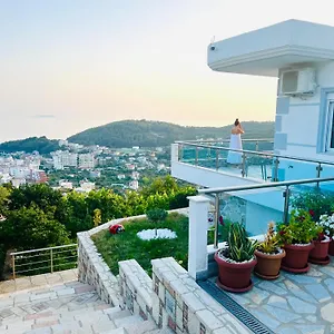 Herberg Mistral, Himare