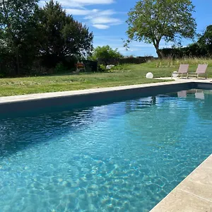 https://chateau-de-perpezat.hotels-rhonealpes.com