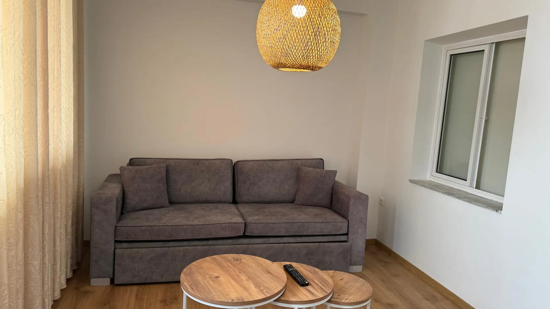 **  Dimitri Hotel Himarë Albanie