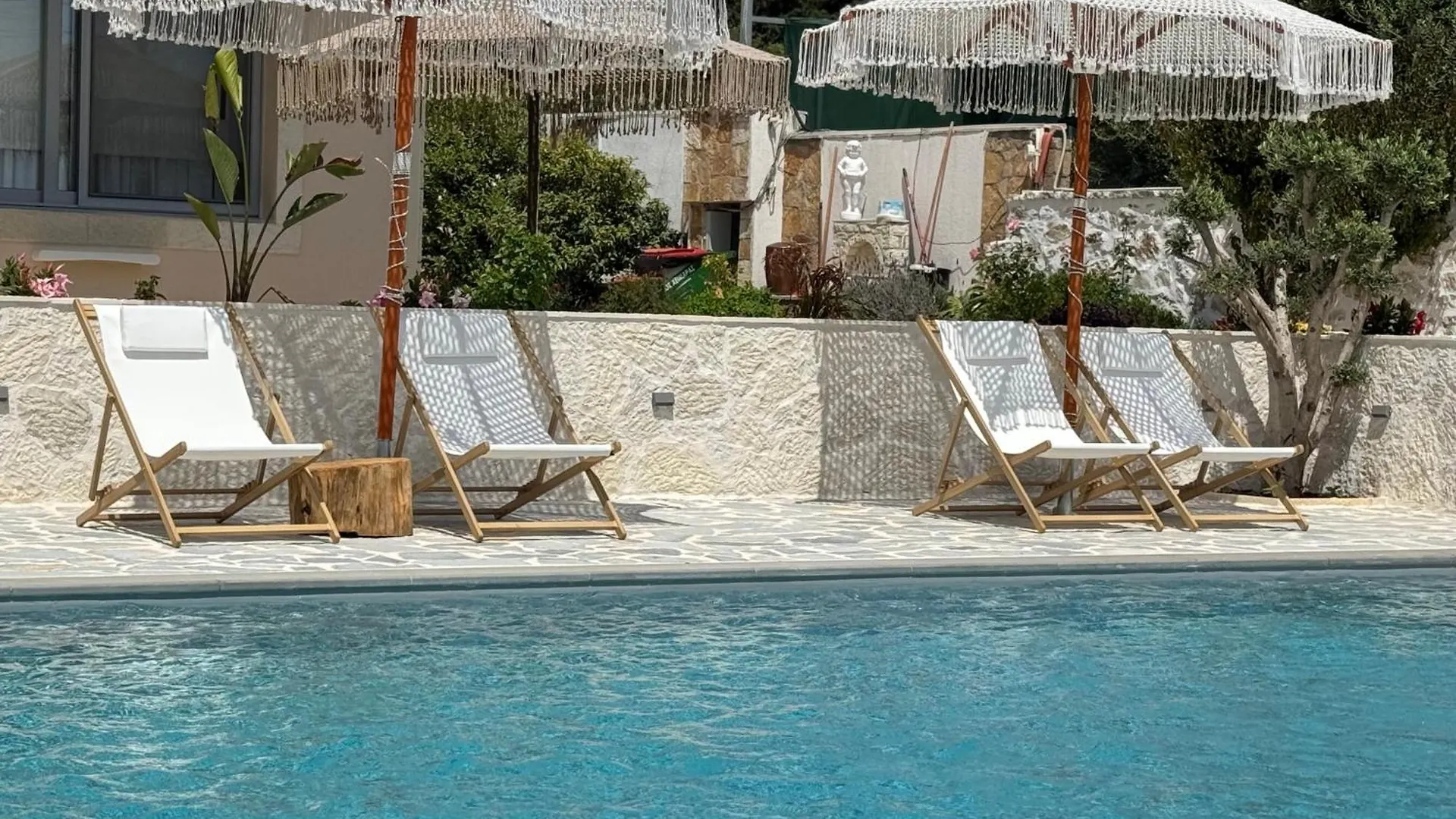 Dimitri Hotel Himare