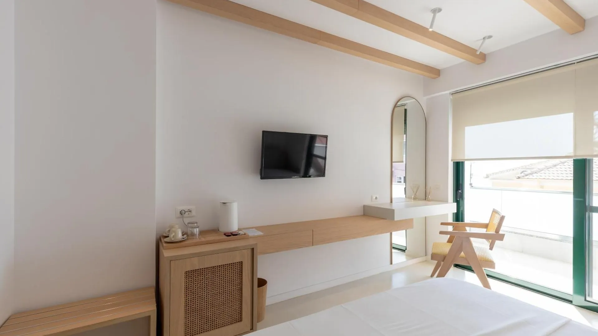 **  Dimitri Hotel Himarë Albanie